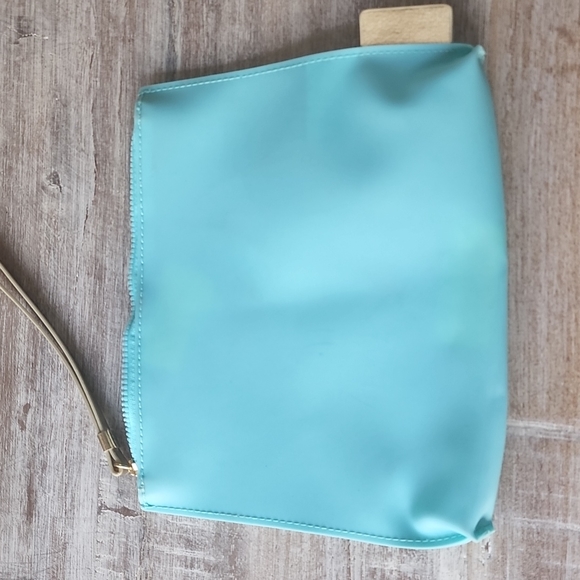 "Sea Salt Sun" Lilly Pulirzer Wristlet Zip Pouch Beach Rubber Leather Blue - Picture 4 of 12